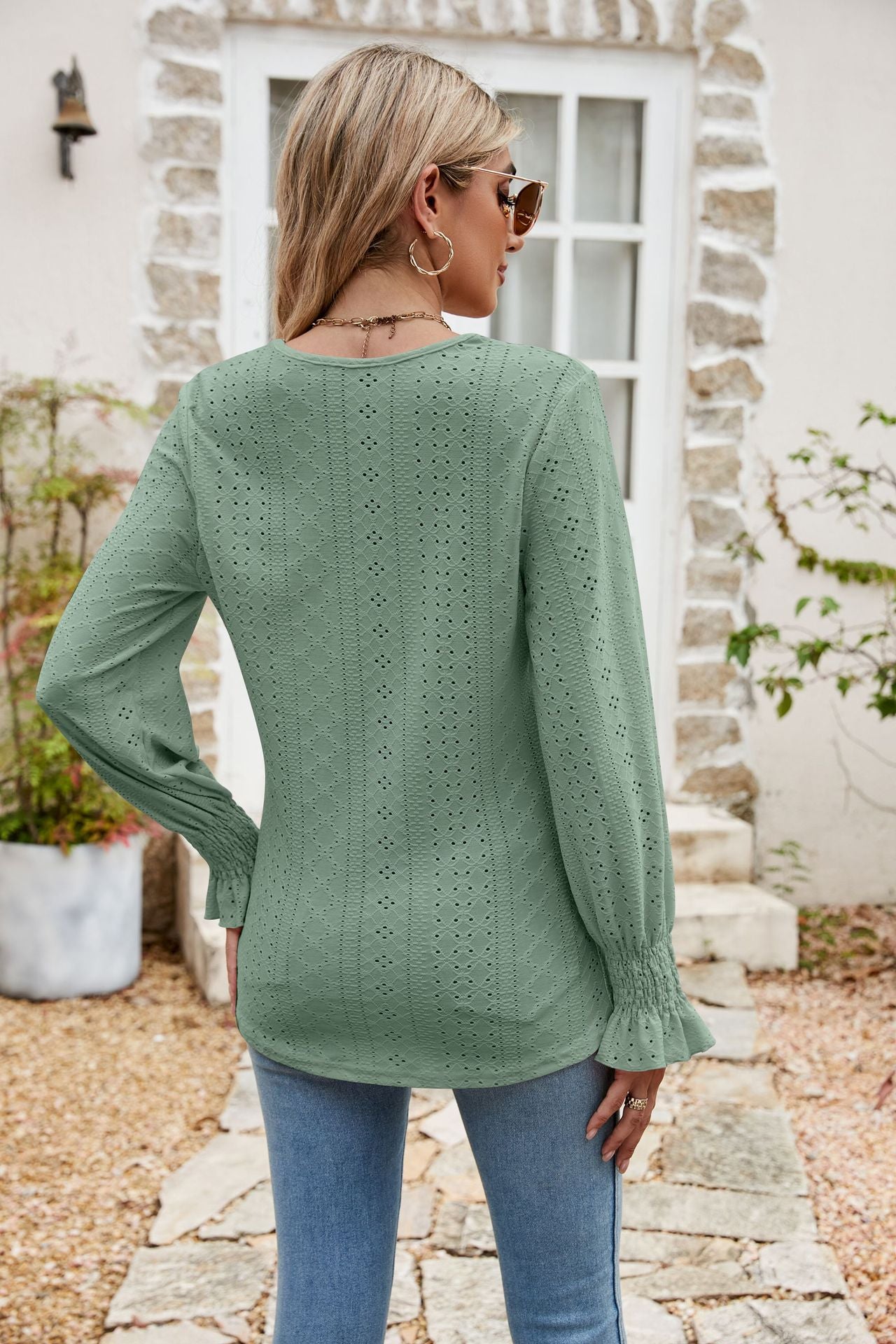 ec069fcf92a74a4a825ec3e8bb44fc03-Max